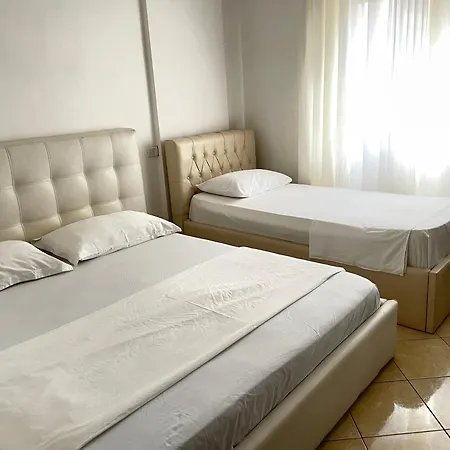 H&g Seaview Apartment