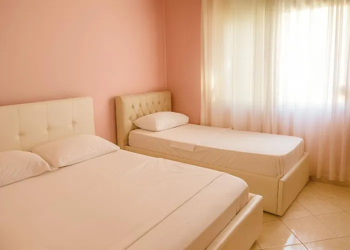 H&g Seaview Apartment