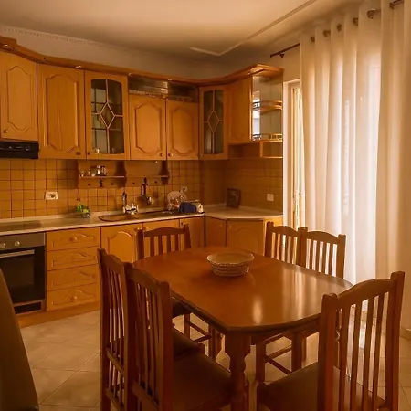 H&g Seaview Апартаменты *